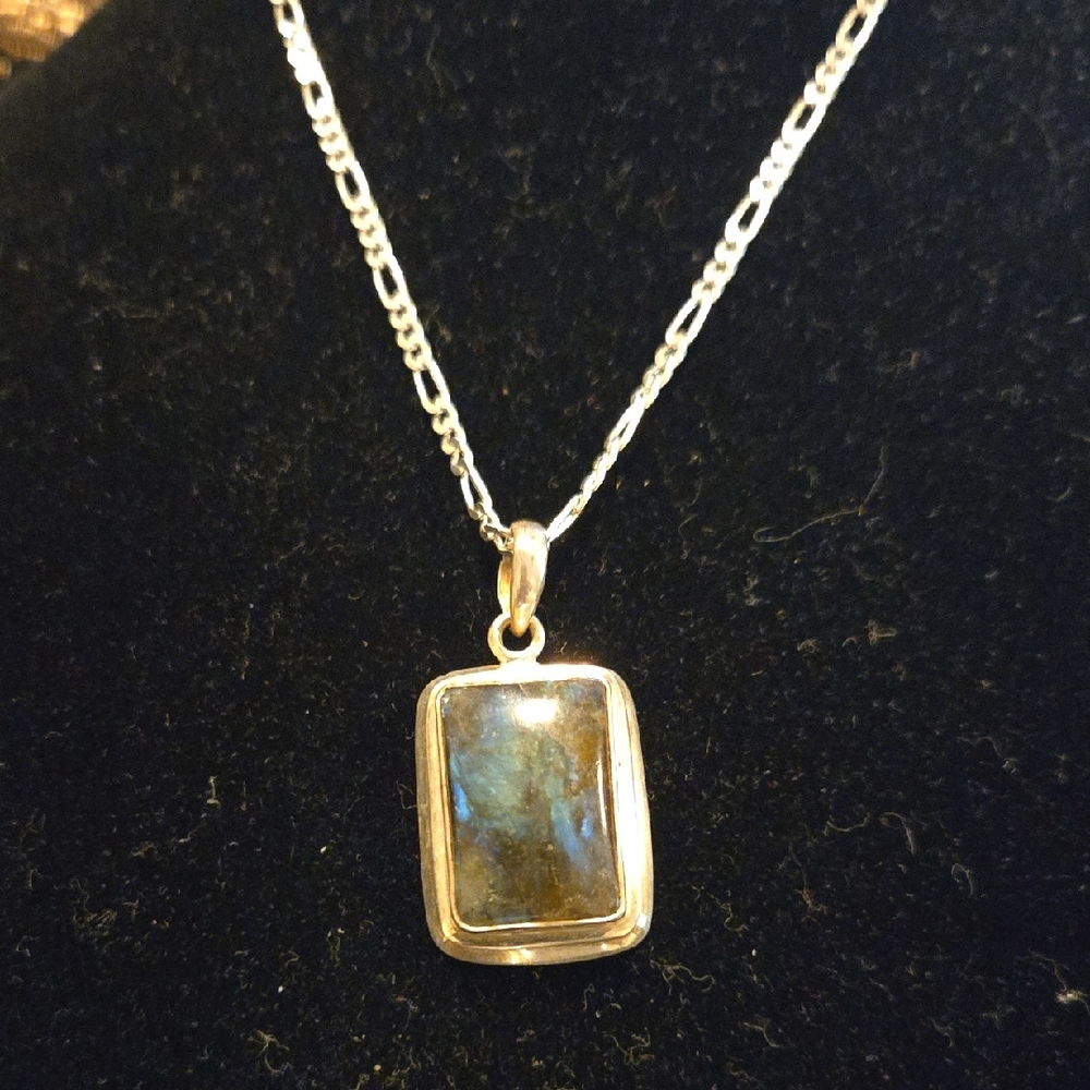 Sterling Silver And Labradorite Pendant Necklace